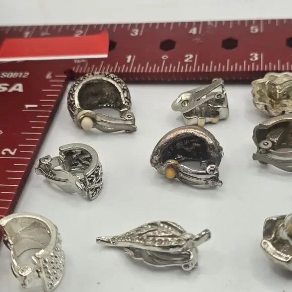 SINGLE Earrings Junk Lot 25 Pieces Mixed Color Craft Repurpose Project SKU 2959 - Picture 9 of 16